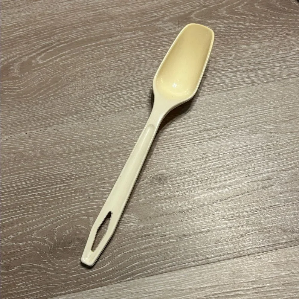 King Kraft Vintage Cream Plastic Serving Spoon